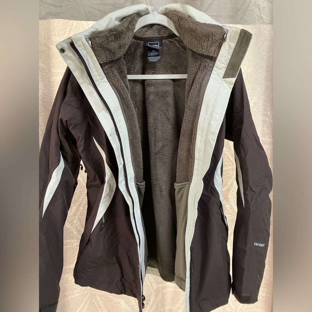 The North Face Women’s 2-piece Ski/Winter Jacket - Picture 2 of 16